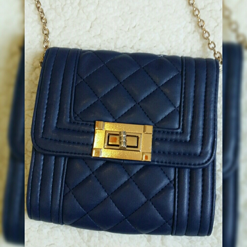 Cute Charming Charlie's navy blue handbag